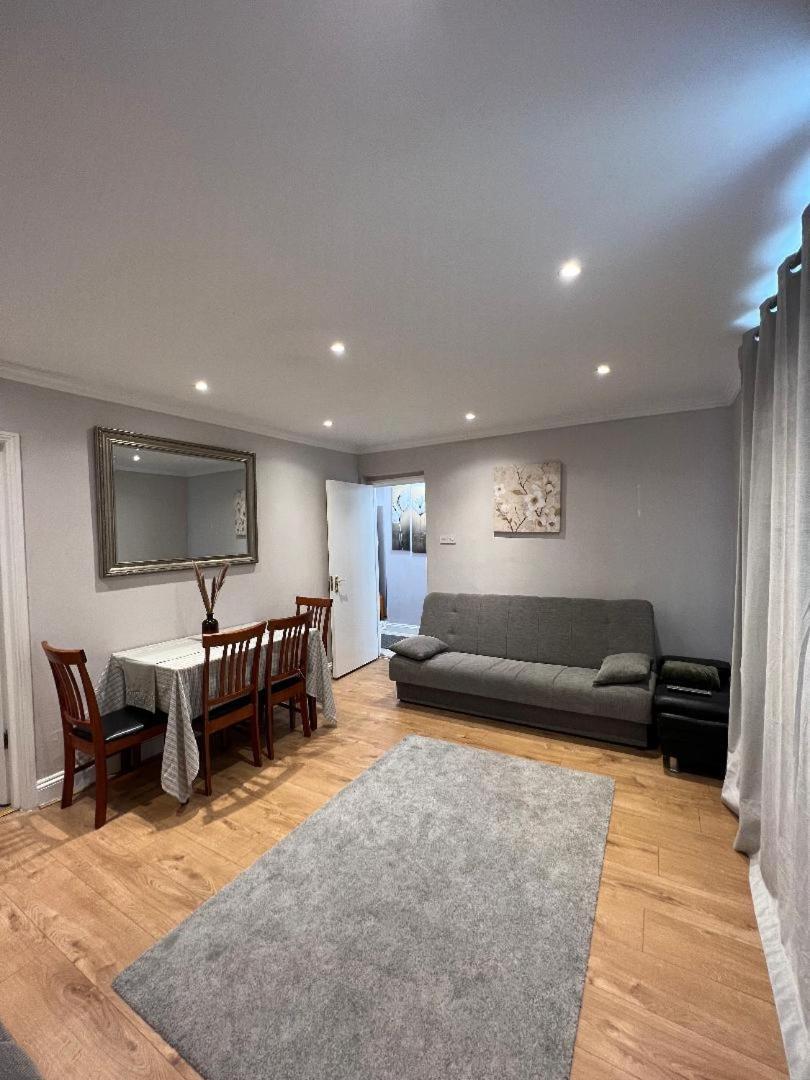 London Property Apartments For Up To 6, Next To Big Ben & London Eye Exterior foto